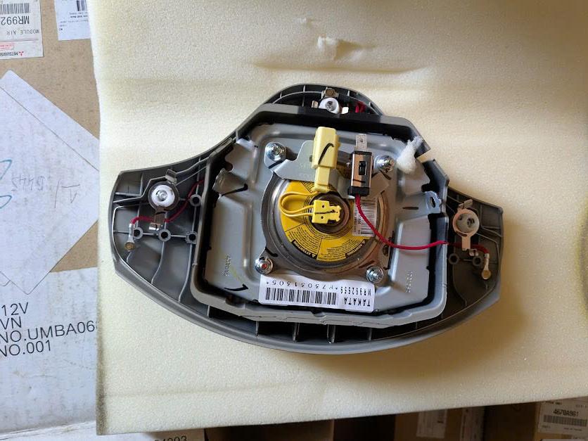 Túi khí vô lăng Mitsubishi Zinger (có thể lắp Mitsubishi Triton)