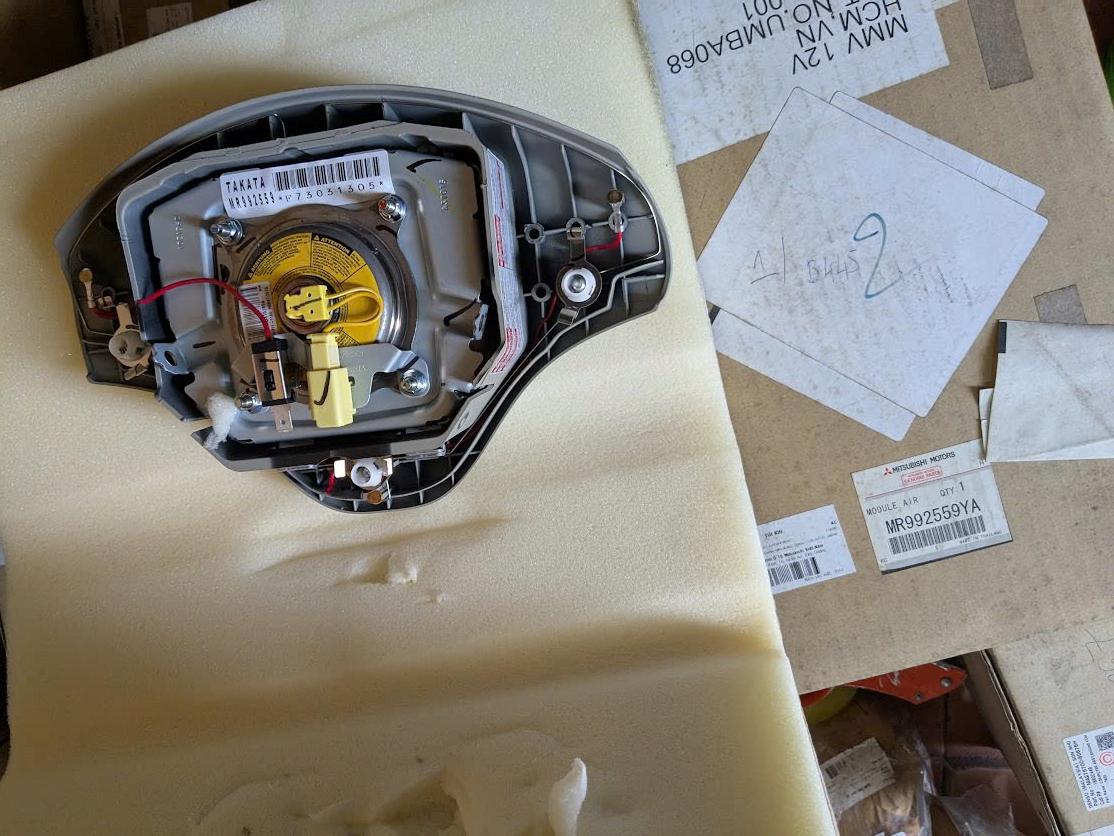 Túi khí vô lăng Mitsubishi Zinger (có thể lắp Mitsubishi Triton)