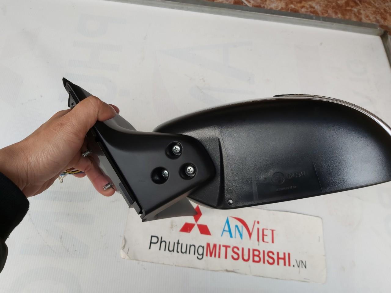 Gương chiếu hậu xe Mitsubishi Attrage
