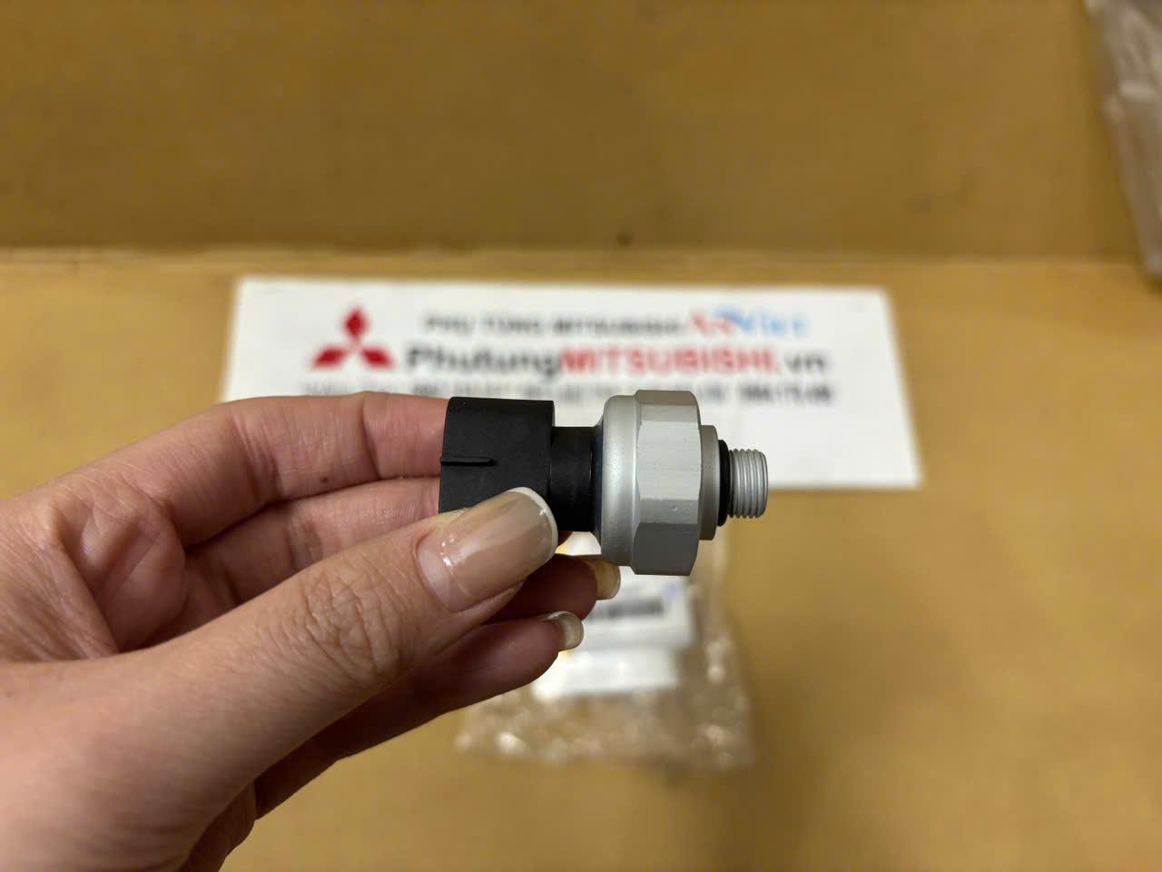 Cảm biến áp suất ga lạnh xe Mitsubishi Attrage