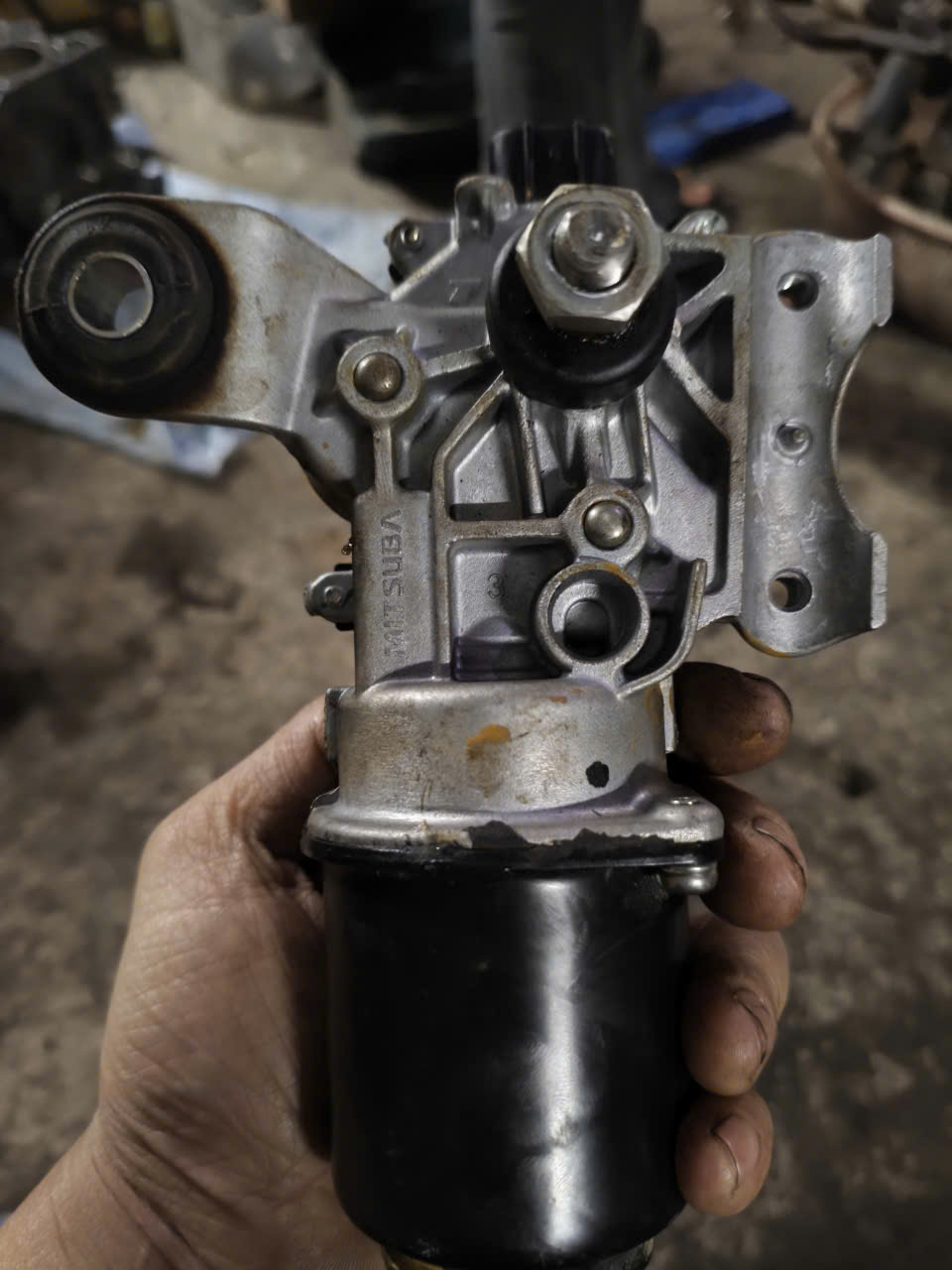 Mô tơ gạt mưa trước xe Mitsubishi Attrage hàng bãi