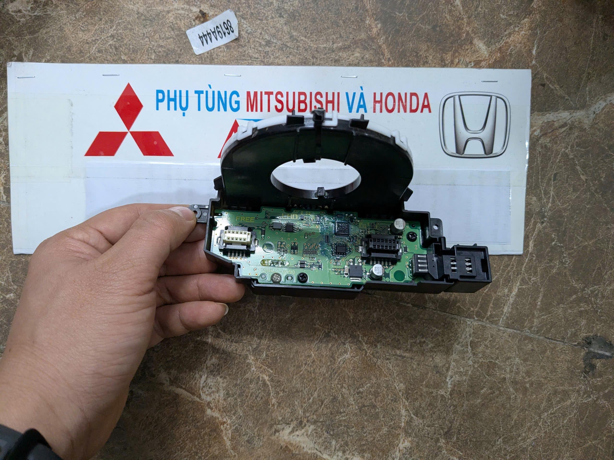 mới 8617a512 Cảm biến góc lái Mitsubishi Xpander, Outlander, Attrage, Pajero Sport, Outlander Sport = MÀU TRẮNG  dưới cáp còi 