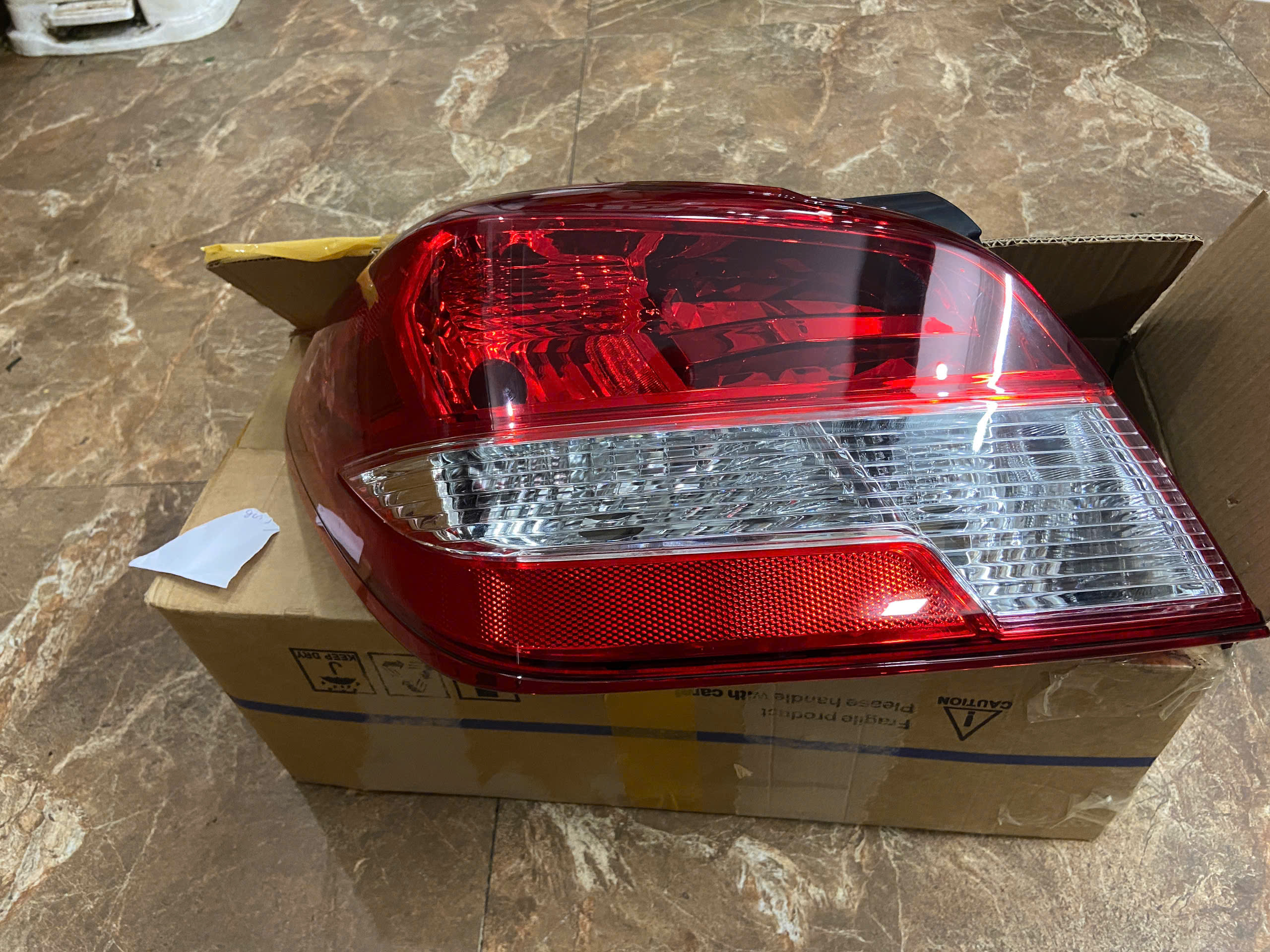 Thanh lý Đèn hậu xe Mitsubishi Attrage 2021-2025