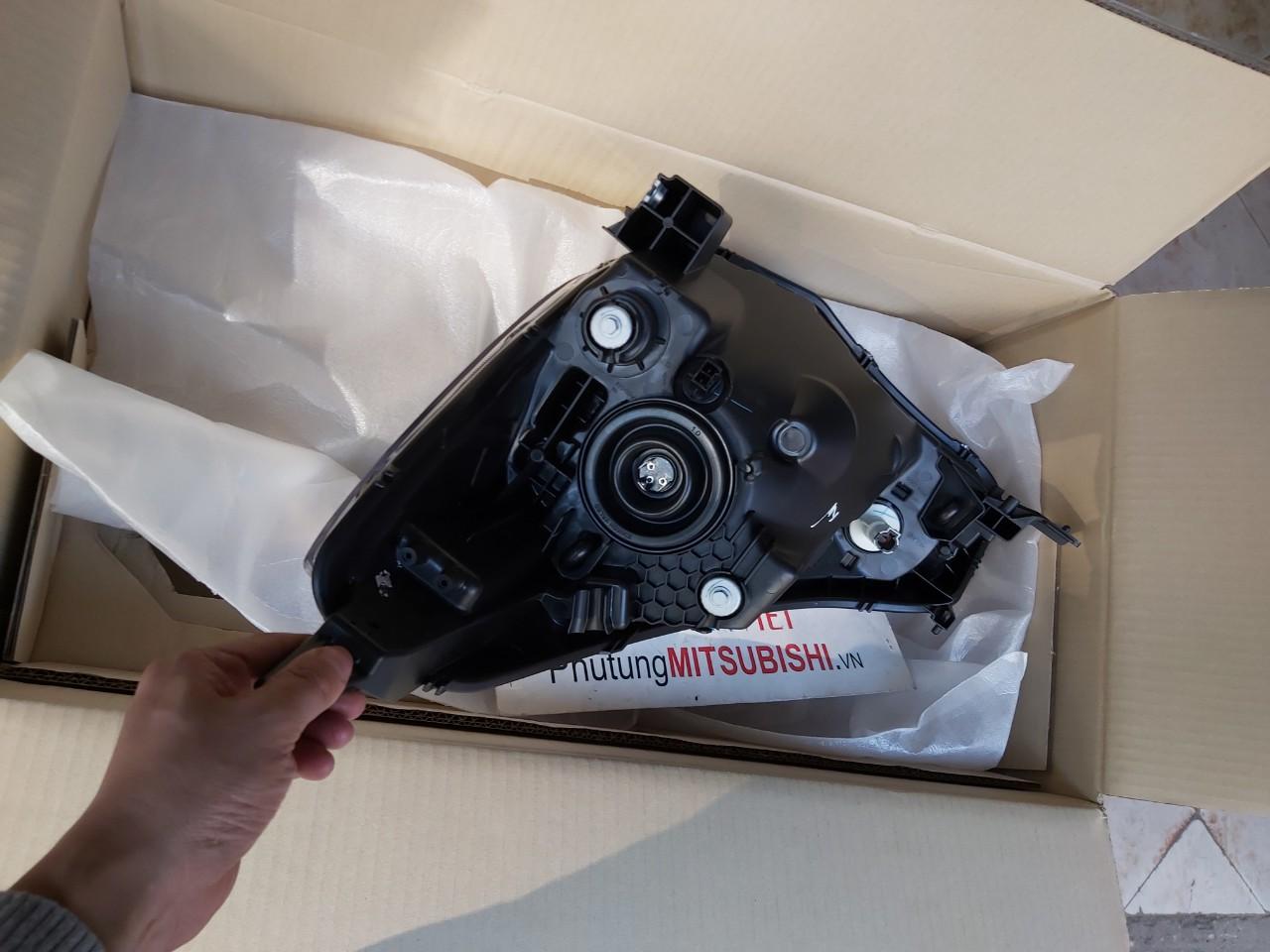 Đèn pha xe Mitsubishi Attrage 2014-2019 Chính hãng