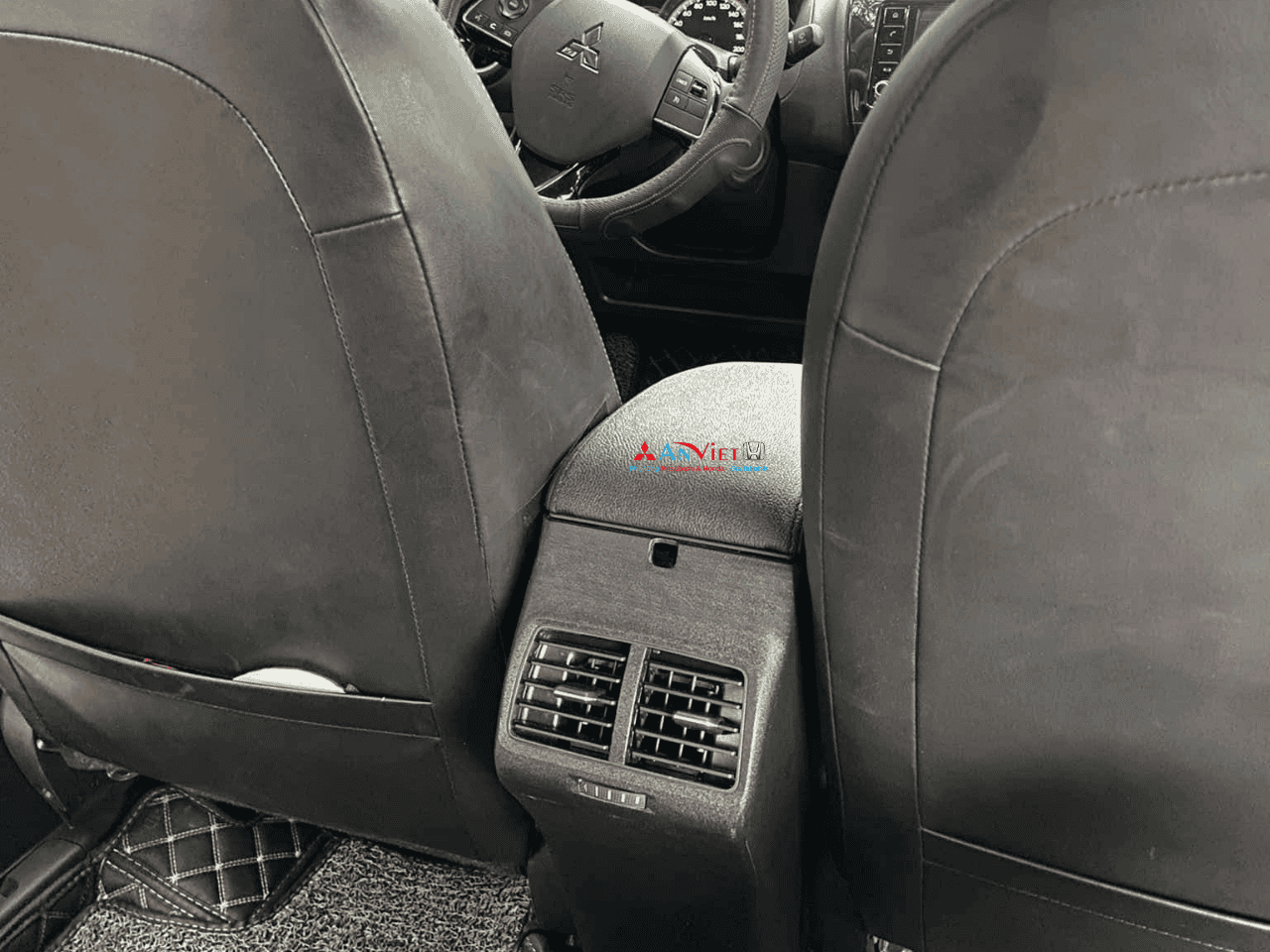 Yên ngựa xe Mitsubishi Attrage