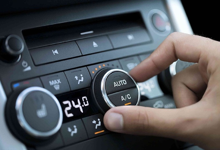 Bật Điều Hòa (A/C)