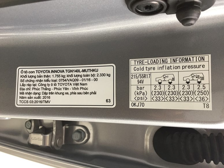 Bơm lốp xe &ocirc; t&ocirc; bao nhi&ecirc;u kg l&agrave; chuẩn nhất?