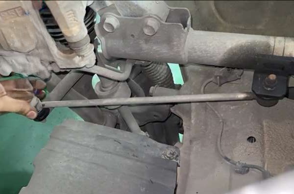 C&aacute;ch bảo vệ rotuyn c&acirc;n bằng k&eacute;o d&agrave;i tuổi thọ