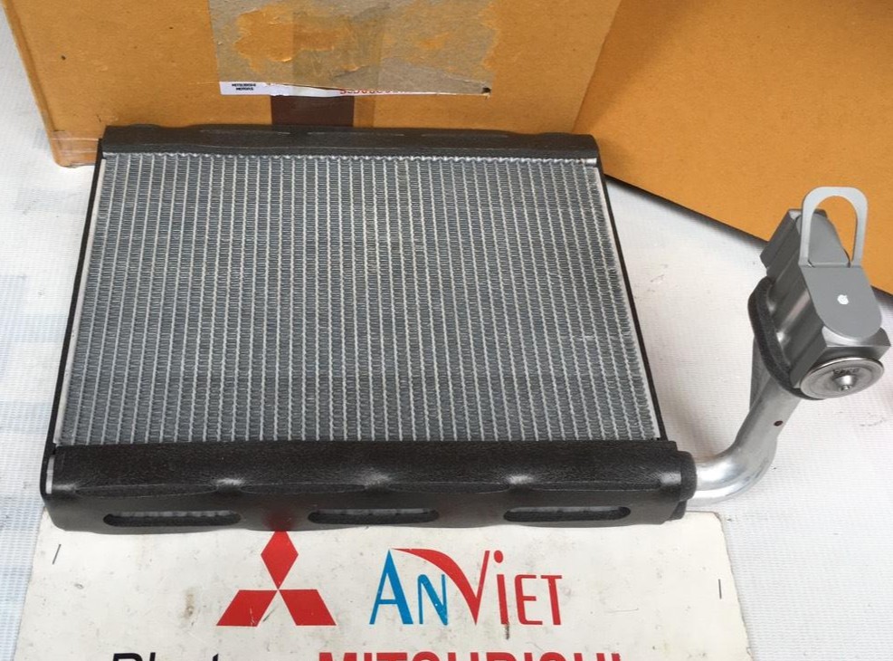 Dàn lạnh ô tô là gì?