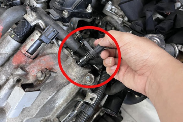 Dấu hiệu nhận biết cảm biến trục cam &ocirc; t&ocirc; bị hỏng