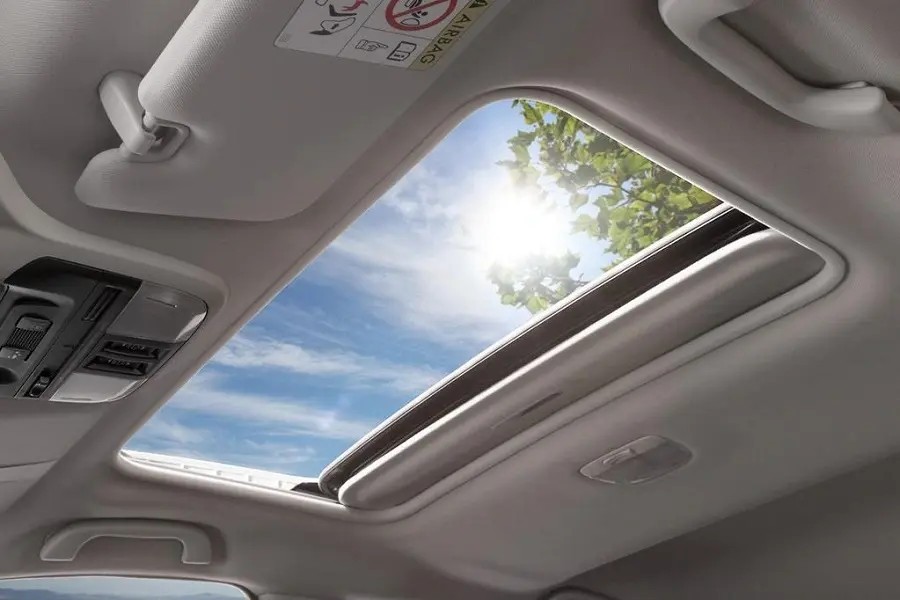 Người d&ugrave;ng c&oacute; thể tự độ th&ecirc;m cửa sổ trời cho xe Destinator kh&ocirc;ng?