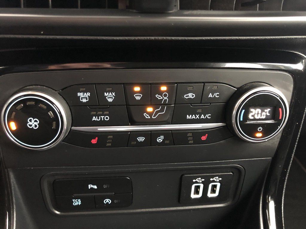 Xử Lý Nhanh Kính Lái Bị Hấp Hơi BÊN NGOÀI