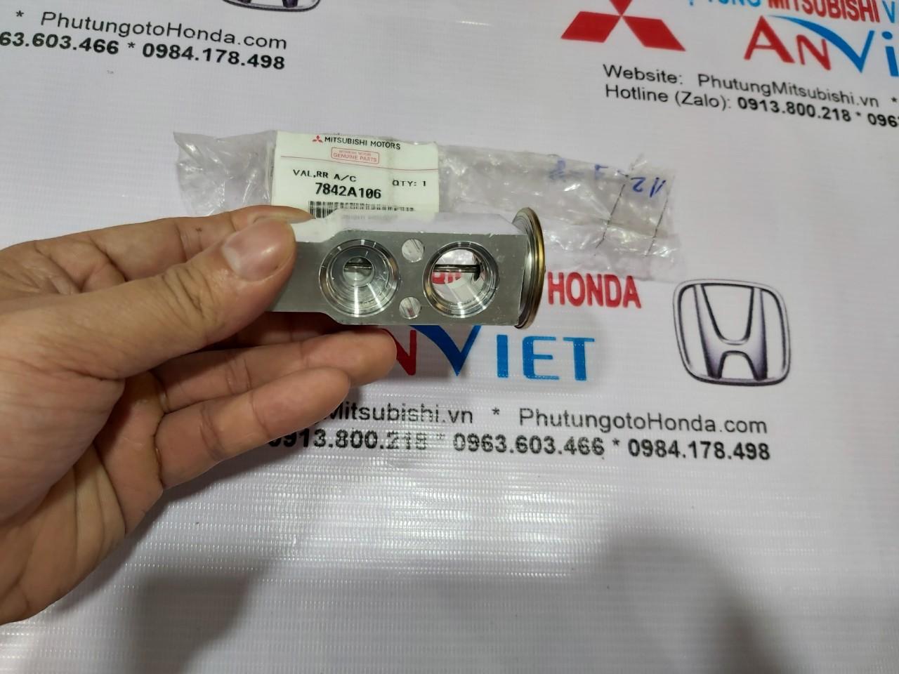 Gi&aacute; Van tiết lưu d&agrave;n lạnh xe &ocirc; t&ocirc;