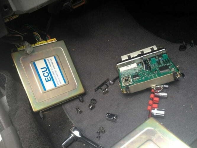 Giá ECU ô tô (hộp đen) hiện nay là bao nhiêu?