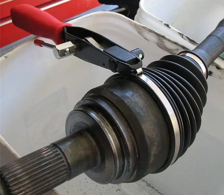 Bảo dưỡng thay thế Chụp l&aacute;p &ocirc; t&ocirc; v&agrave; đai siết l&aacute;p &ocirc; t&ocirc;