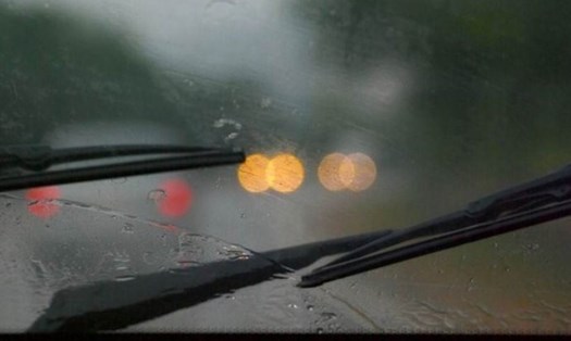 Cách Xử Lý Kính Lái Bị Hấp Hơi BÊN TRONG