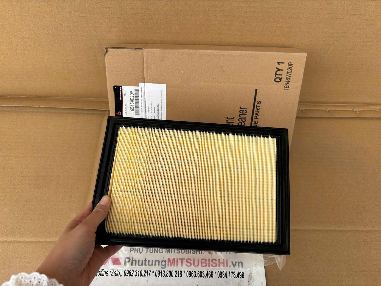 Lọc gi&oacute; động cơ xe Mitsubishi Destinator DST