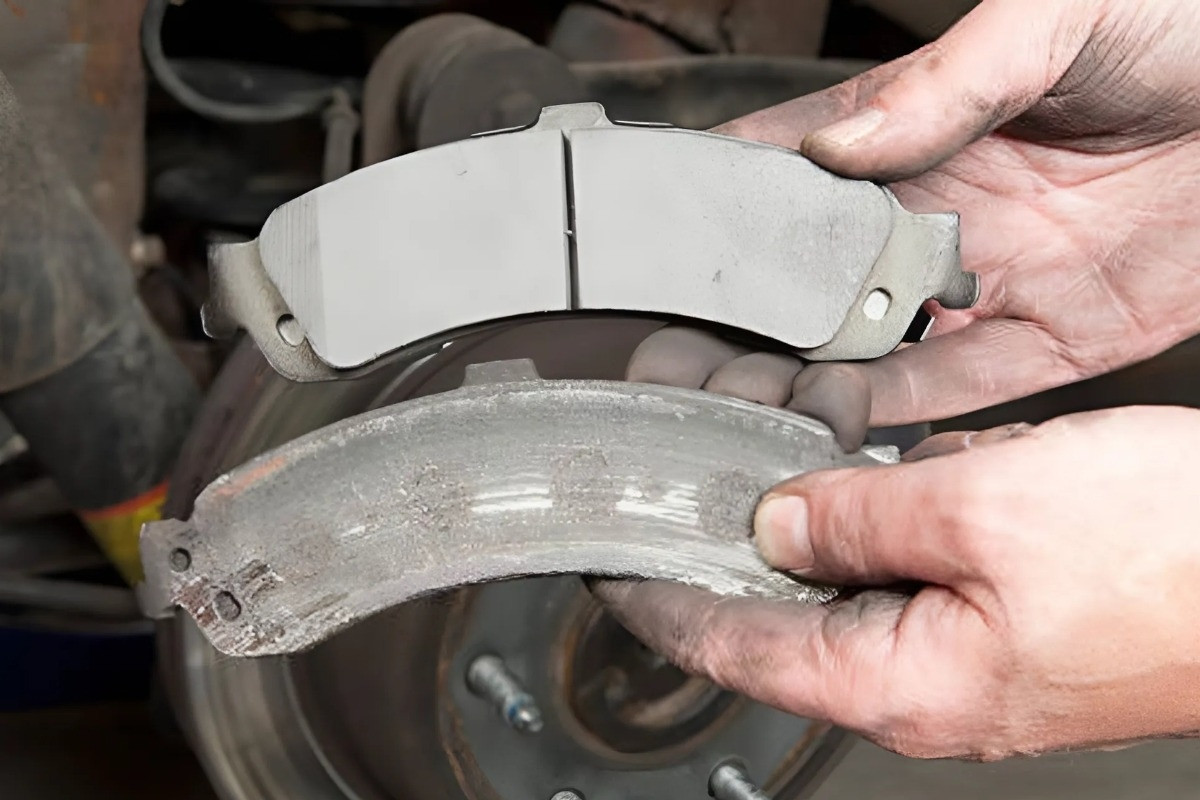 Má phanh ô tô bao lâu phải thay?