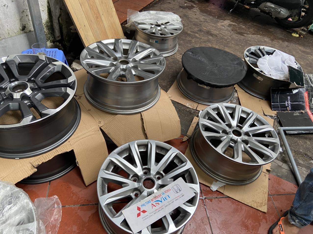 Lazang xe &ocirc; t&ocirc; gi&aacute; bao nhi&ecirc;u?