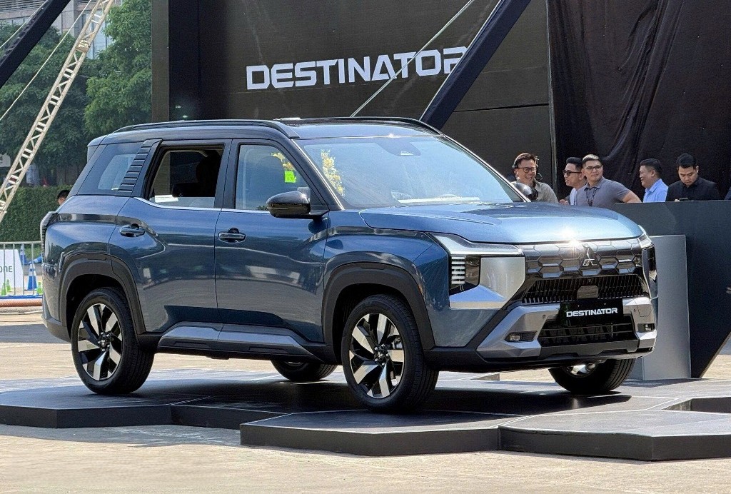 Đ&aacute;nh gi&aacute; thiết kế v&agrave; trang bị nội ngoại thất Mitsubishi Destinator