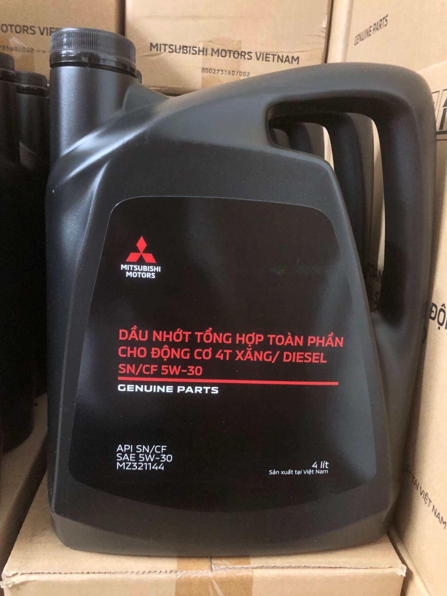 Dầu nhớt xe Mitsubishi Destinator DST