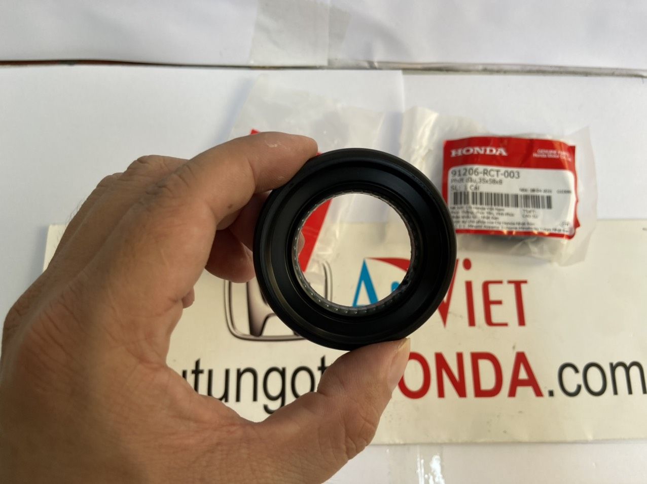 Bảo dưỡng thay thế Phớt l&aacute;p &ocirc; t&ocirc;