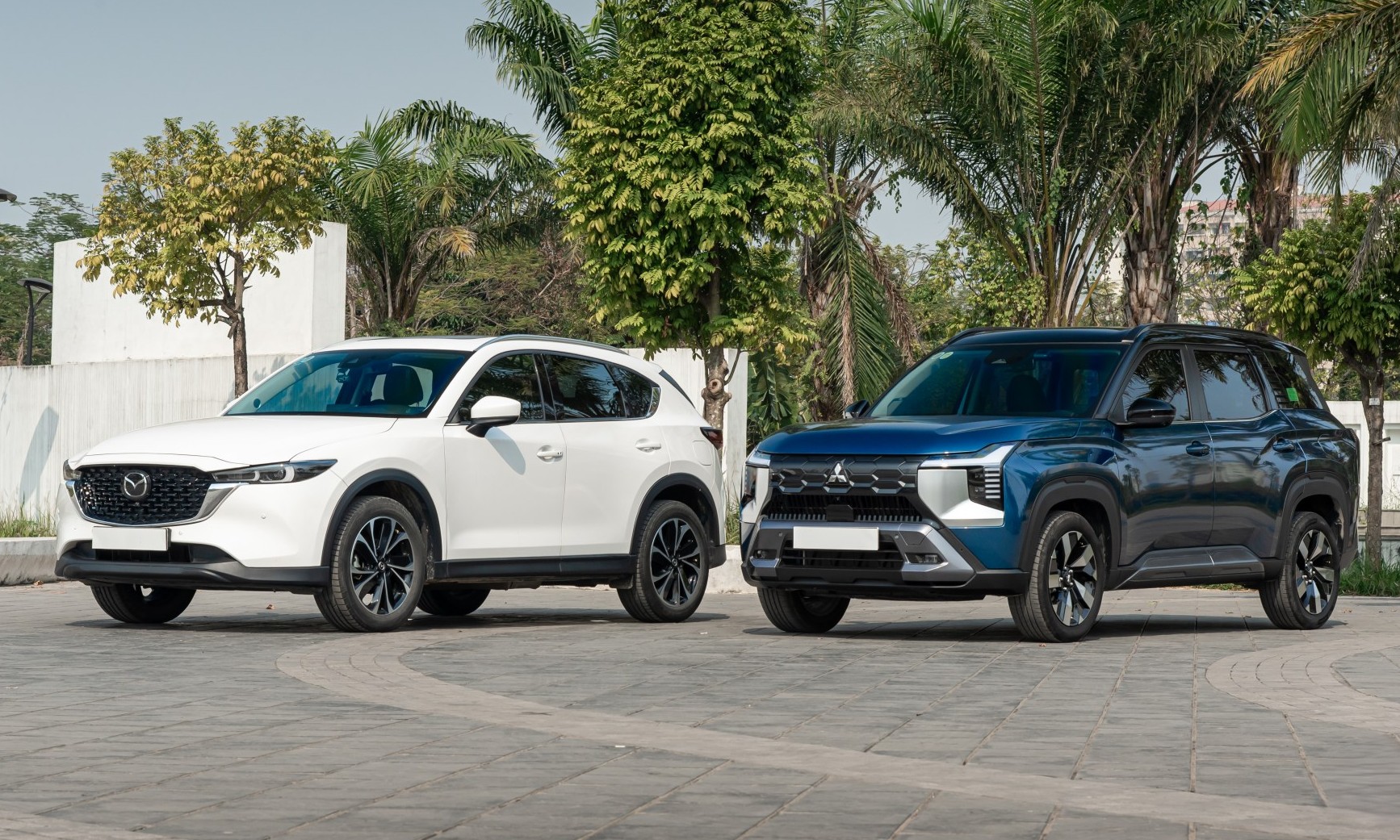 So s&aacute;nh Mitsubishi Destinator v&agrave; Mazda CX-5