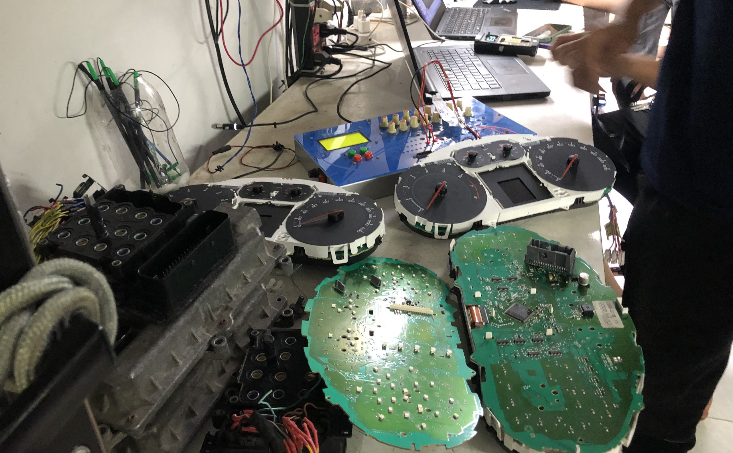 Sửa chữa ECU &ocirc; t&ocirc; c&oacute; triệt để kh&ocirc;ng hay phải thay mới?