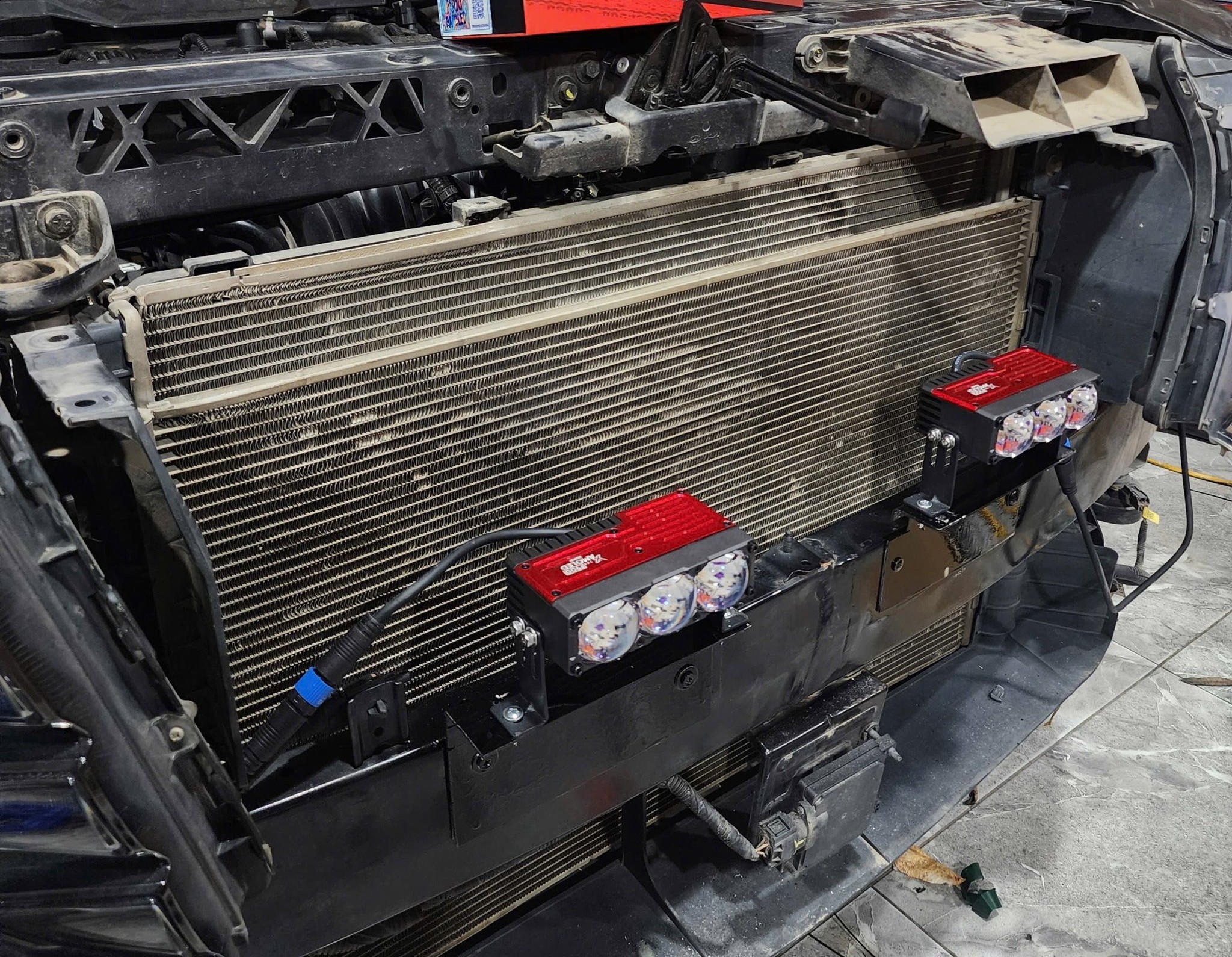 tăng s&aacute;ng đ&egrave;n xe Mitsubishi Destinator