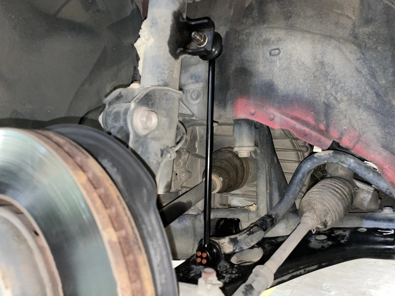 Chi phí nhân công thay rotuyn cân bằng trước/sau