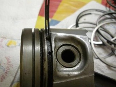 Thay xéc măng ô tô bao nhiêu tiền?