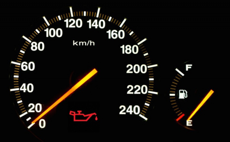 Đèn cảnh báo áp suất dầu động cơ trên xe Mitsubishi