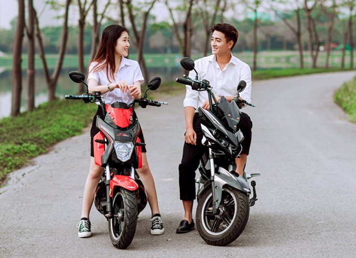 Xe máy điện bao nhiêu tuổi thì được đi?