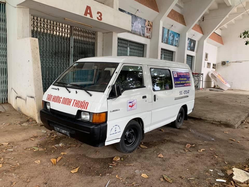 Mitsubishi L300