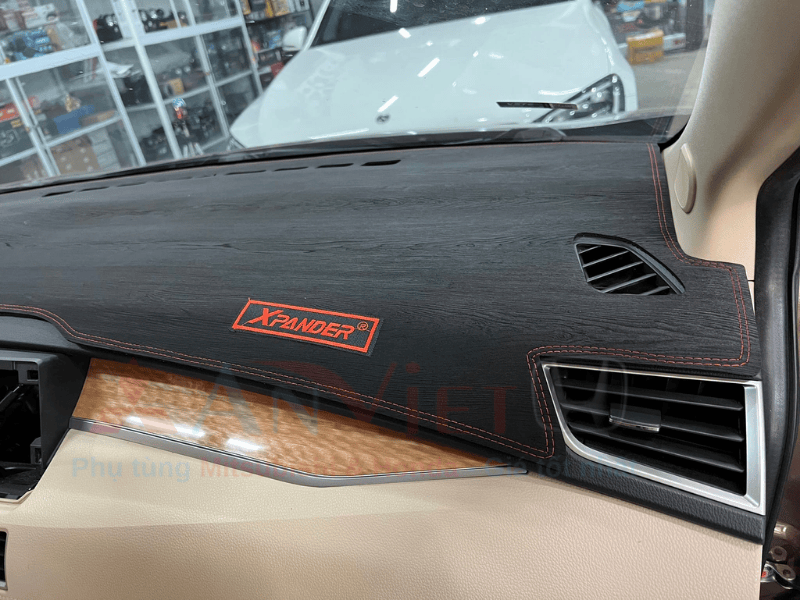 Tại Sao Nên Sử Dụng Thảm Taplo Cho Mitsubishi Xpander?