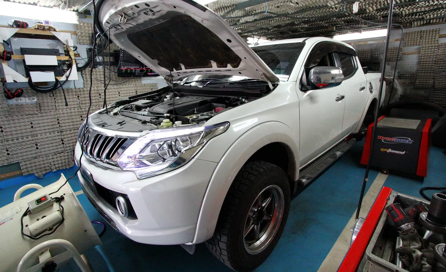 Xe b&aacute;n tải Triton thay bao nhi&ecirc;u l&iacute;t nhớt?