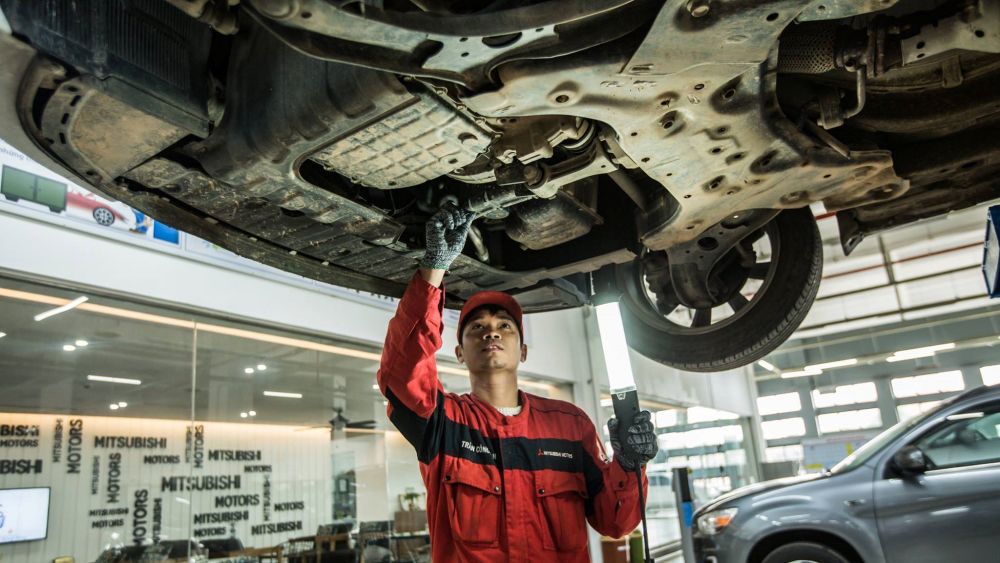 Kiểm tra giảm xóc xe Mitsubishi Xpander