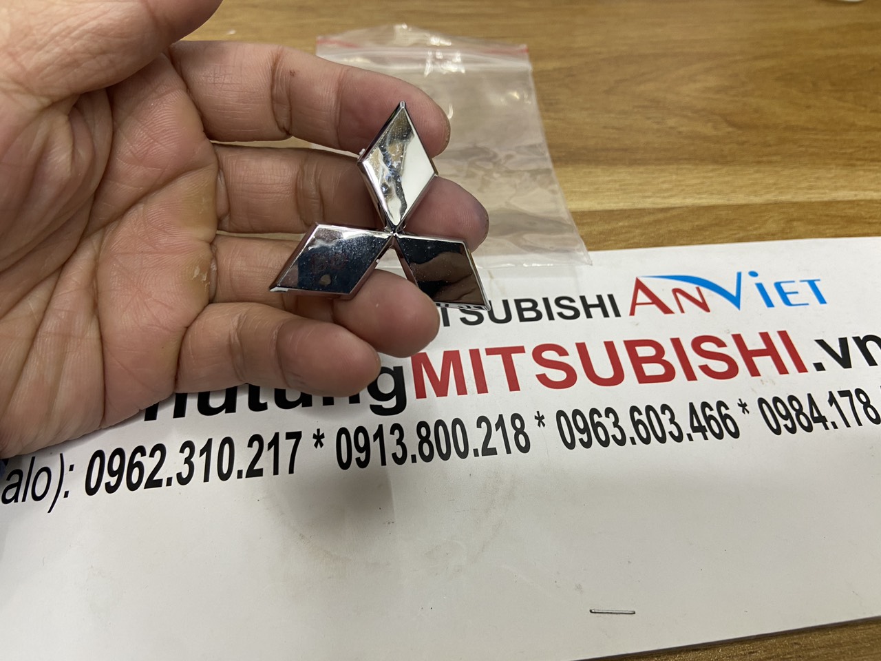 Mua Logo Mitsubishi chính hãng, giá rẻ ở đâu