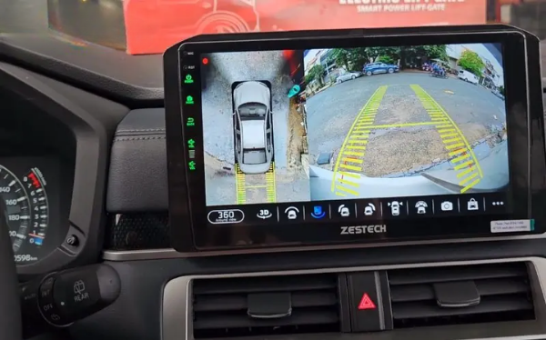 Màn hình Android tích hợp camera lùi xe Mitsubishi