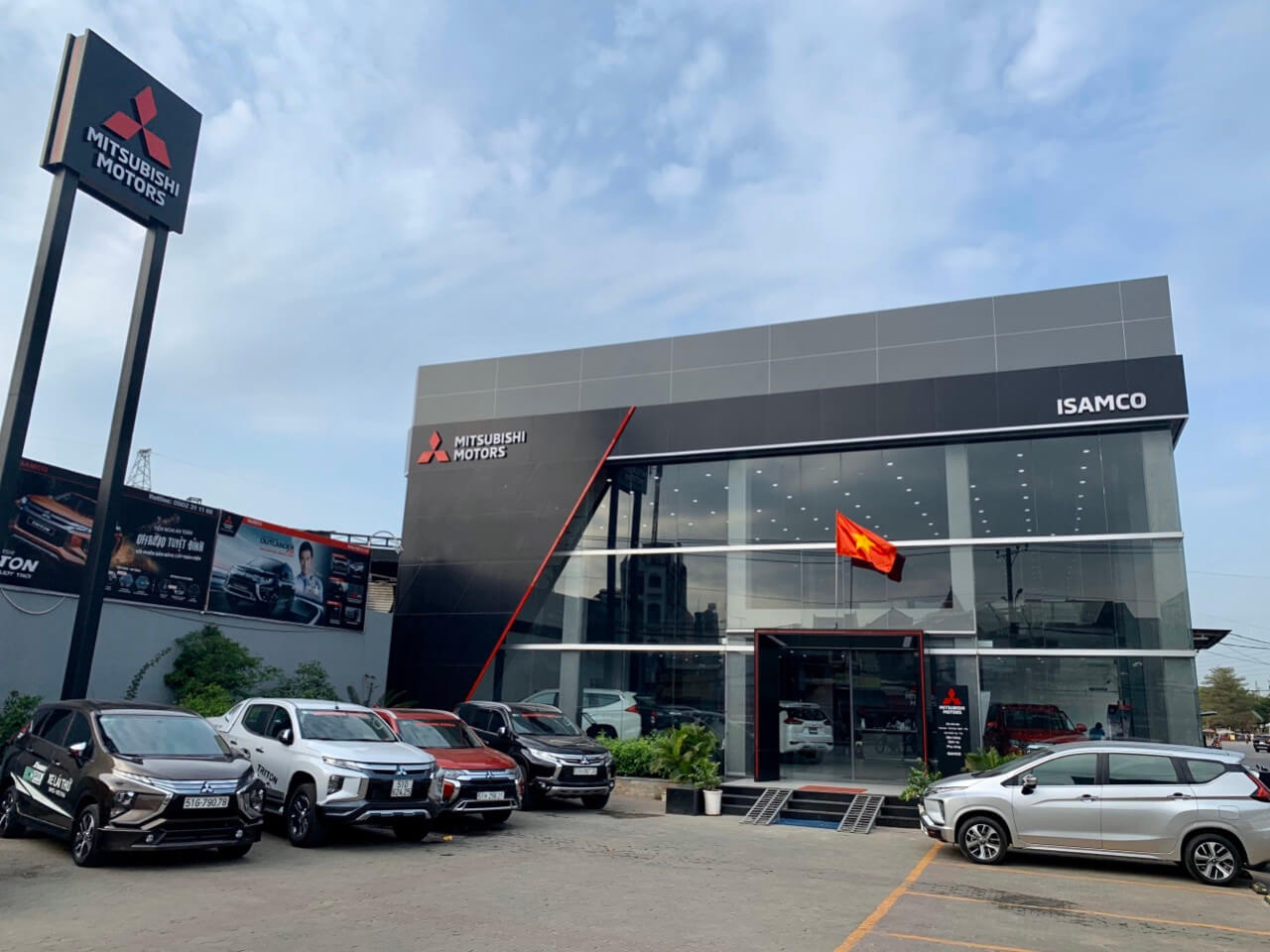 Đại Lý Mitsubishi Chính Hãng Uy Tín tại TP.HCM