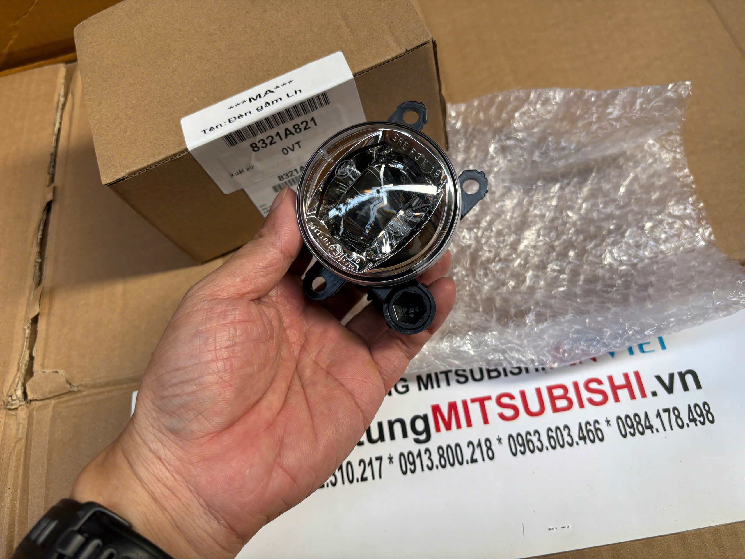 đèn gầm, đèn sương mù Mitsubishi bị hỏng