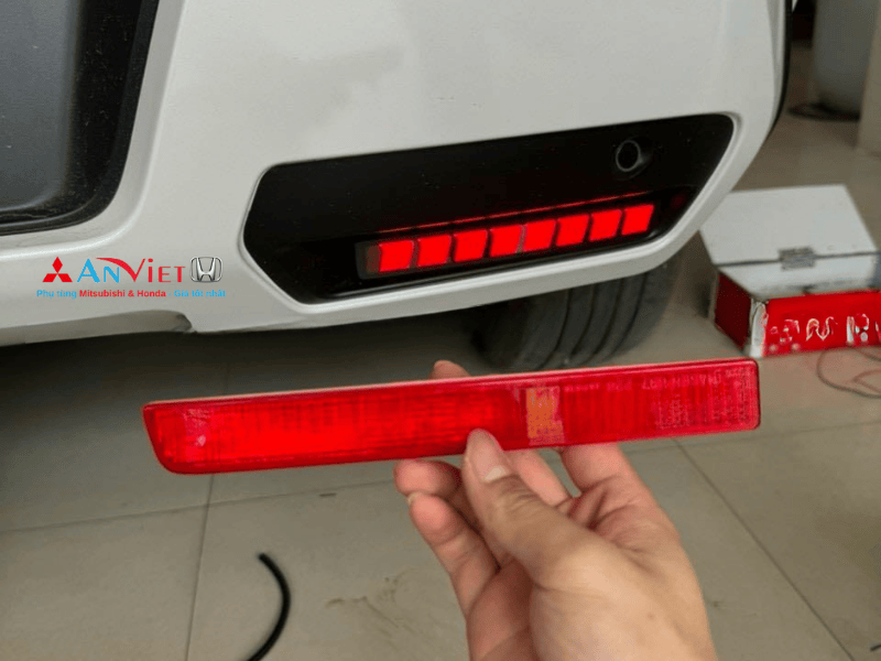 Đèn LED cản sau Mitsubishi Destinator