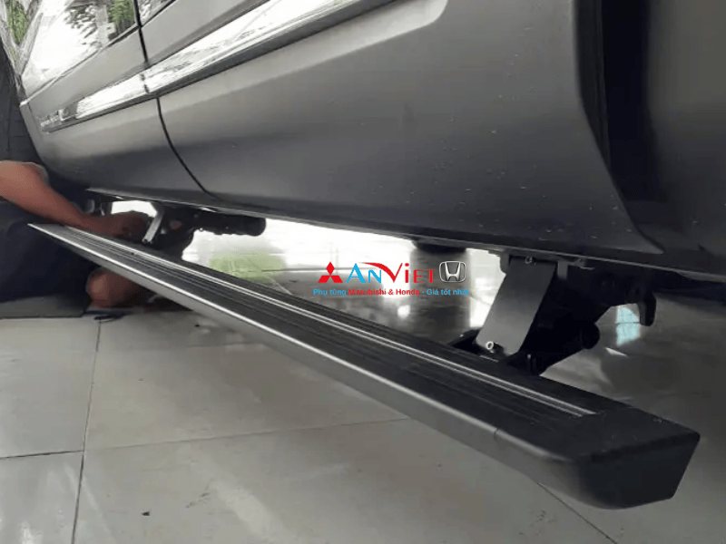 Bệ bước chân Mitsubishi Destinator