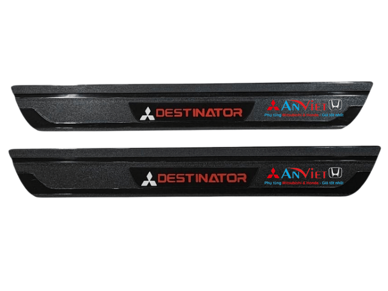 Ốp chống trầy Mitsubishi Destinator