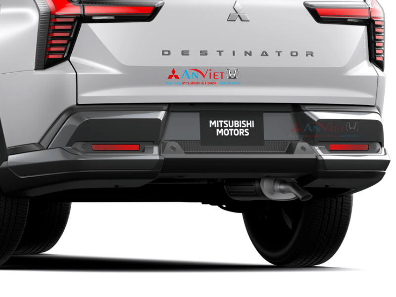 Ốp trang trí phía dưới cản sau xe Mitsubishi DESTINATOR