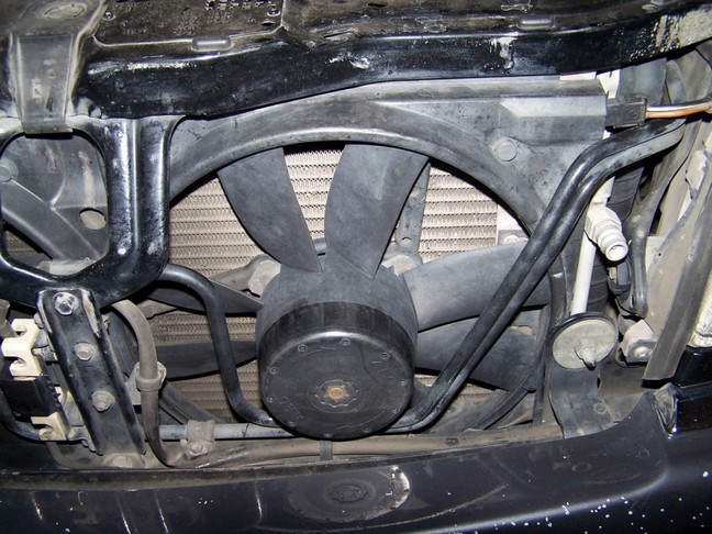 Quạt dàn nóng Mitsubishi