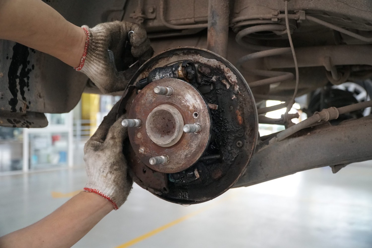 Mẹo bảo dưỡng Má phanh, Bố thắng xe Mitsubishi