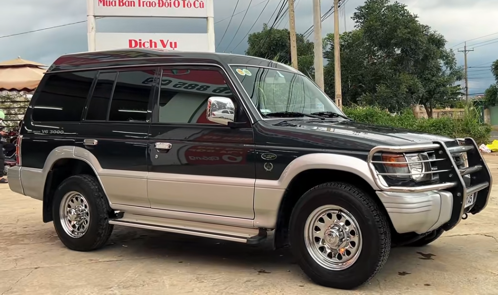 So sánh Pajero V33 và V43