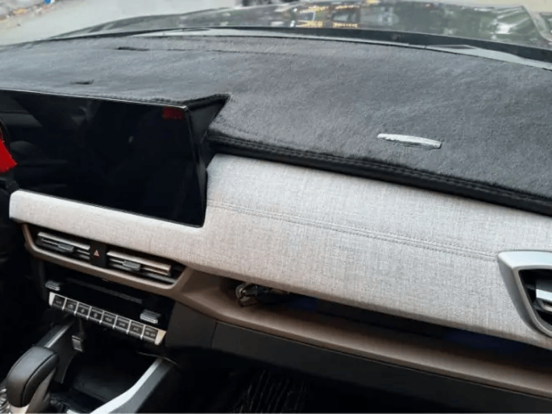 Thảm taplo Mitsubishi Destinator