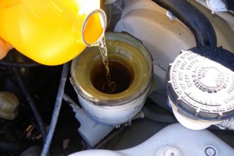 Thời điểm khuyến nghị thay thế dầu phanh Mitsubishi